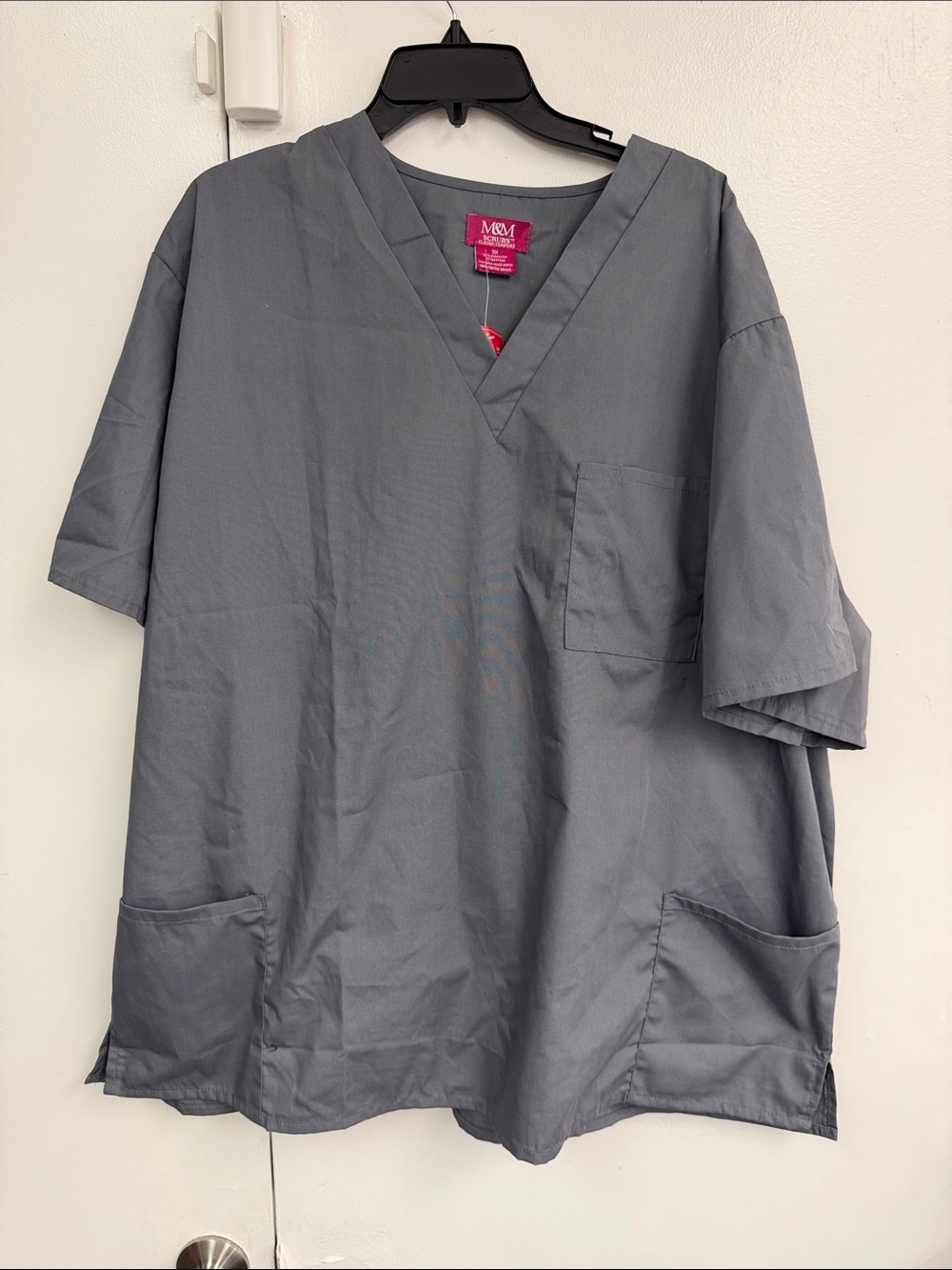 M&M'S Men's Gray V-Neck Scrub Top with Pockets
